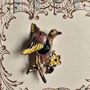 VINTAGE 1930’s Hand Painted Plastic Celluloid Bird Brooch Pin  Green Belly